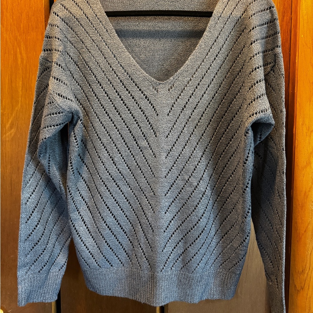 Elegant Women's V-Neck Sweater in Gray